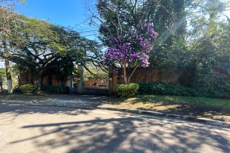 Casa para alugar com 890m², 6 quartos e 6 vagas Casa para alugar com 890m², 6 quartos e 6 vagasFachada da Rua