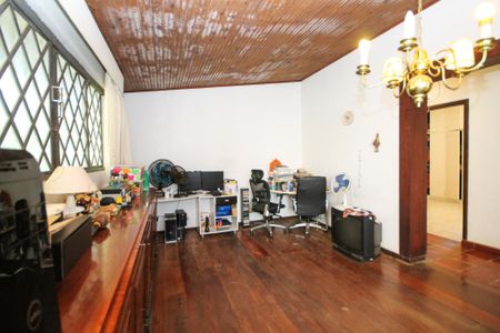 Casa para alugar com 890m², 6 quartos e 6 vagas Casa para alugar com 890m², 6 quartos e 6 vagasEscritório
