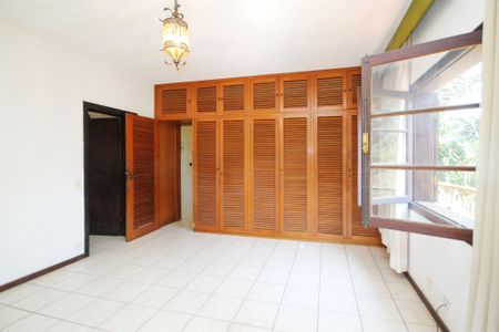 Casa para alugar com 890m², 6 quartos e 6 vagas Casa para alugar com 890m², 6 quartos e 6 vagasSuíte 1