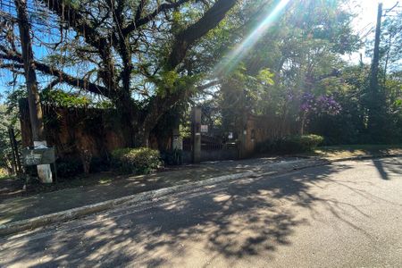 Casa para alugar com 890m², 6 quartos e 6 vagas Casa para alugar com 890m², 6 quartos e 6 vagasFachada da Rua