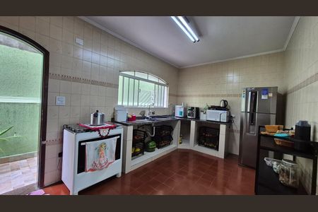Casa para alugar com 182m², 4 quartos e 2 vagas Casa para alugar com 182m², 4 quartos e 2 vagasCozinha