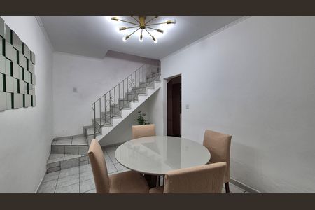 Casa para alugar com 182m², 4 quartos e 2 vagas Casa para alugar com 182m², 4 quartos e 2 vagasSala