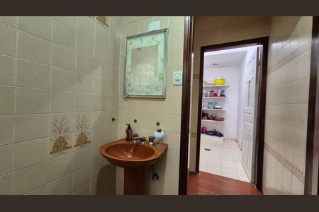 Casa para alugar com 182m², 4 quartos e 2 vagas Casa para alugar com 182m², 4 quartos e 2 vagasBanheiro 2