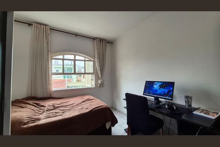 Casa para alugar com 182m², 4 quartos e 2 vagas Casa para alugar com 182m², 4 quartos e 2 vagasQuarto 2
