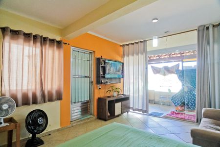 Casa à venda com 268m², 4 quartos e 2 vagas Casa à venda com 268m², 4 quartos e 2 vagasCasa 2