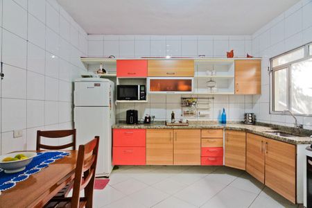 Casa à venda com 268m², 4 quartos e 2 vagas Casa à venda com 268m², 4 quartos e 2 vagasCozinha