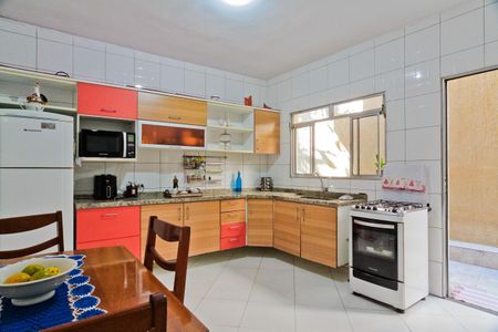 Casa à venda com 268m², 4 quartos e 2 vagas Casa à venda com 268m², 4 quartos e 2 vagasCozinha