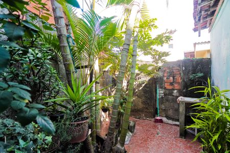 Casa à venda com 268m², 4 quartos e 2 vagas Casa à venda com 268m², 4 quartos e 2 vagasÁrea externa