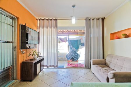 Casa à venda com 268m², 4 quartos e 2 vagas Casa à venda com 268m², 4 quartos e 2 vagasCasa 2