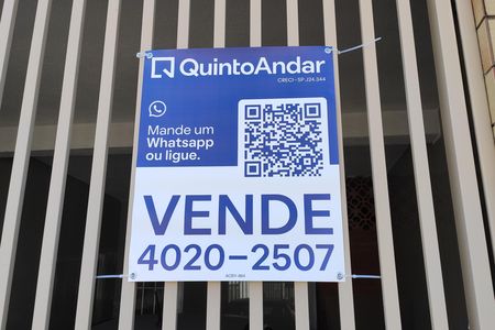 Casa à venda com 268m², 4 quartos e 2 vagas Casa à venda com 268m², 4 quartos e 2 vagasPlaca