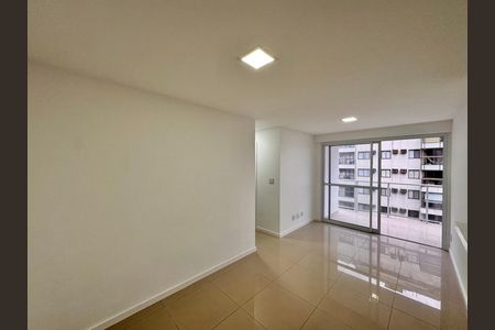 Sala de apartamento para alugar com 2 quartos, 80m² em Recreio dos Bandeirantes, Rio de Janeiro