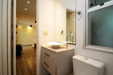 Banheiro de apartamento para alugar com 2 quartos, 52m² em Jardim Monte Santo, Cotia