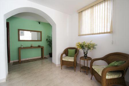 Apartamento para alugar com 81m², 2 quartos e 1 vaga Apartamento para alugar com 81m², 2 quartos e 1 vagaHall