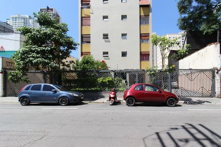 Apartamento para alugar com 81m², 2 quartos e 1 vaga Apartamento para alugar com 81m², 2 quartos e 1 vagaFachada