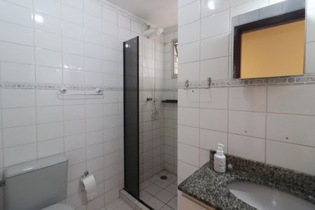 Banheiro de apartamento para alugar com 3 quartos, 67m² em Vila Osasco, Osasco