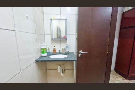Casa para alugar com 2 quartos, 250m² em Jardim Guarapiranga, São Paulo