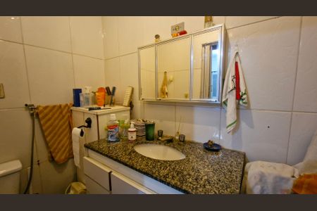 Casa para alugar com 2 quartos, 250m² em Jardim Guarapiranga, São Paulo