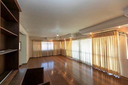 Casa para alugar com 380m², 4 quartos e 2 vagas Casa para alugar com 380m², 4 quartos e 2 vagasSALA MULTIPLOS AMBIENTES