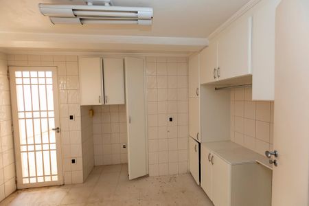 Casa para alugar com 380m², 4 quartos e 2 vagas Casa para alugar com 380m², 4 quartos e 2 vagasÁREA DE SERVIÇO