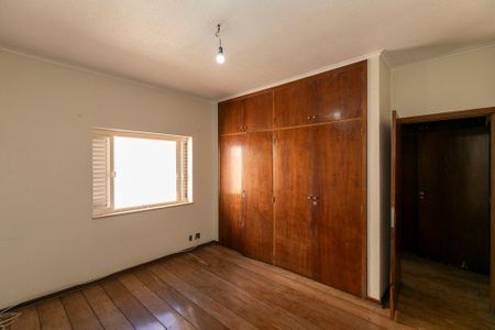 Casa para alugar com 380m², 4 quartos e 2 vagas Casa para alugar com 380m², 4 quartos e 2 vagasQUARTO Nº 1 - SUITE