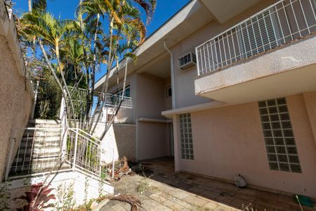 ACESSO LATERAL de casa para alugar com 4 quartos, 380m² em Jardim Campinas, Campinas