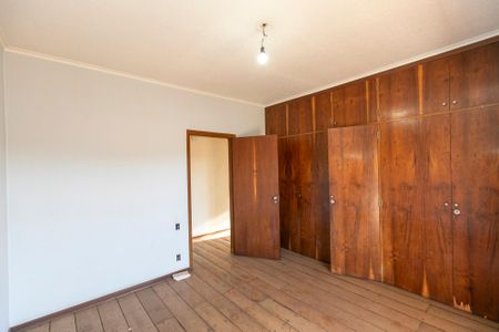 Casa para alugar com 380m², 4 quartos e 2 vagas Casa para alugar com 380m², 4 quartos e 2 vagasQUARTO Nº 4