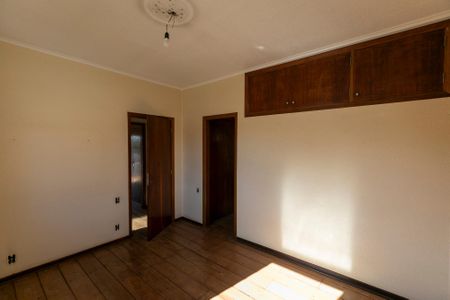 Casa para alugar com 380m², 4 quartos e 2 vagas Casa para alugar com 380m², 4 quartos e 2 vagasQUARTO Nº 2 - SUITE