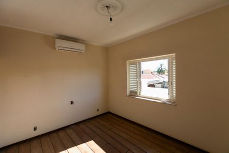 Casa para alugar com 380m², 4 quartos e 2 vagas Casa para alugar com 380m², 4 quartos e 2 vagasQUARTO Nº 2 - SUITE