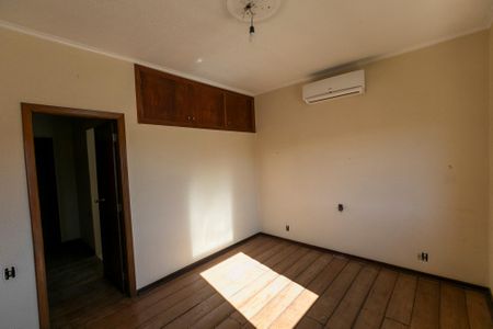 Casa para alugar com 380m², 4 quartos e 2 vagas Casa para alugar com 380m², 4 quartos e 2 vagasQUARTO Nº 2 - SUITE