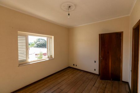 Casa para alugar com 380m², 4 quartos e 2 vagas Casa para alugar com 380m², 4 quartos e 2 vagasQUARTO Nº 2 - SUITE