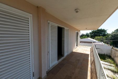 Casa para alugar com 380m², 4 quartos e 2 vagas Casa para alugar com 380m², 4 quartos e 2 vagasVARANDA LATERAL