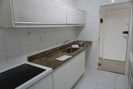 Cozinha de apartamento à venda com 3 quartos, 110m² em Alphaville, Santana de Parnaíba