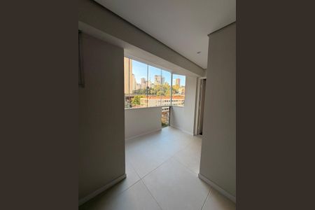 Apartamento à venda com 49m², 2 quartos e 1 vaga Apartamento à venda com 49m², 2 quartos e 1 vagaVaranda