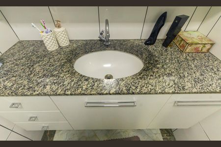 Apartamento à venda com 84m², 3 quartos e 2 vagas Apartamento à venda com 84m², 3 quartos e 2 vagasBanheiro da Suíte