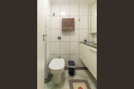 Apartamento à venda com 84m², 3 quartos e 2 vagas Apartamento à venda com 84m², 3 quartos e 2 vagasBanheiro da Suíte