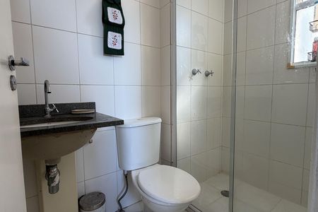 Banheiro da Suíte de apartamento para alugar com 3 quartos, 79m² em Areia Branca, Santos