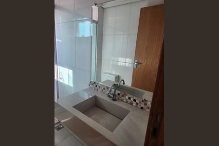 Casa para alugar com 74m², 2 quartos e 1 vaga