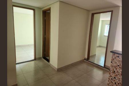 Sala de casa para alugar com 2 quartos, 74m² em Ouro Preto, Belo Horizonte