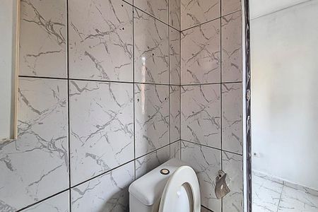 Banheiro de kitnet/studio para alugar com 1 quarto, 25m² em Jardim Olavo Bilac, São Bernardo do Campo