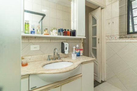 Casa para alugar com 376m², 4 quartos e sem vaga Casa para alugar com 376m², 4 quartos e sem vagaBanheiro da Suíte