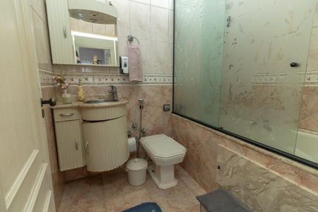 Casa para alugar com 376m², 4 quartos e sem vaga Casa para alugar com 376m², 4 quartos e sem vagaBanheiro Social