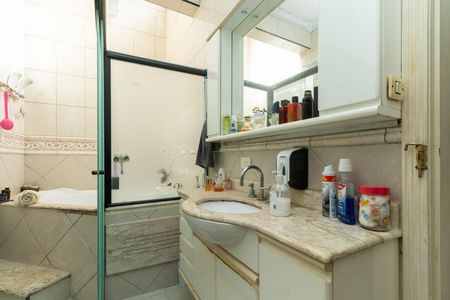 Casa para alugar com 376m², 4 quartos e sem vaga Casa para alugar com 376m², 4 quartos e sem vagaBanheiro da Suíte