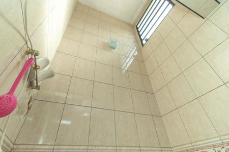 Casa para alugar com 376m², 4 quartos e sem vaga Casa para alugar com 376m², 4 quartos e sem vagaBanheiro da Suíte