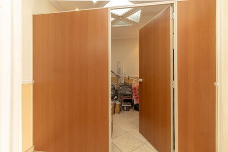 Casa para alugar com 376m², 4 quartos e sem vaga Casa para alugar com 376m², 4 quartos e sem vagaDepósito de materiais