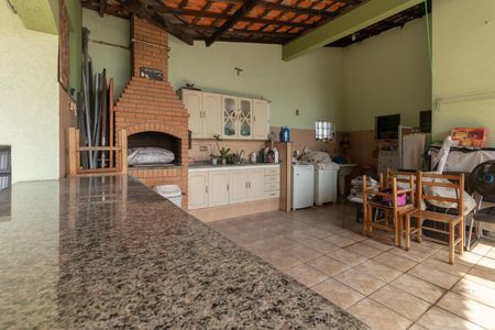 Casa para alugar com 376m², 4 quartos e sem vaga Casa para alugar com 376m², 4 quartos e sem vagaTerraço - Churrasqueira