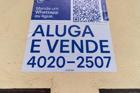 Placa instalada de casa para alugar com 4 quartos, 376m² em Vila Carrão, São Paulo
