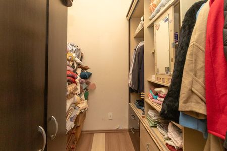Casa para alugar com 376m², 4 quartos e sem vaga Casa para alugar com 376m², 4 quartos e sem vagaCloset da suíte