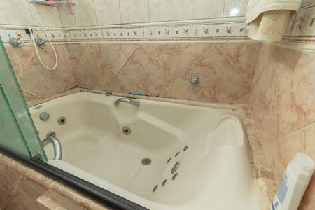 Casa para alugar com 376m², 4 quartos e sem vaga Casa para alugar com 376m², 4 quartos e sem vagaBanheiro Social