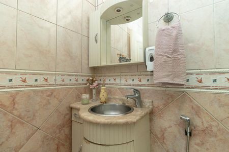 Casa para alugar com 376m², 4 quartos e sem vaga Casa para alugar com 376m², 4 quartos e sem vagaBanheiro Social