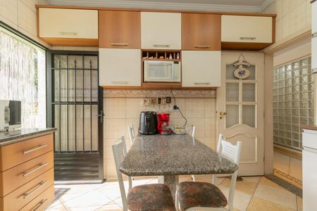 Casa para alugar com 376m², 4 quartos e sem vaga Casa para alugar com 376m², 4 quartos e sem vagaCozinha